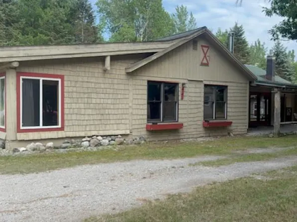 30234 E Maxton Rd, Drummond Island, MI 49726