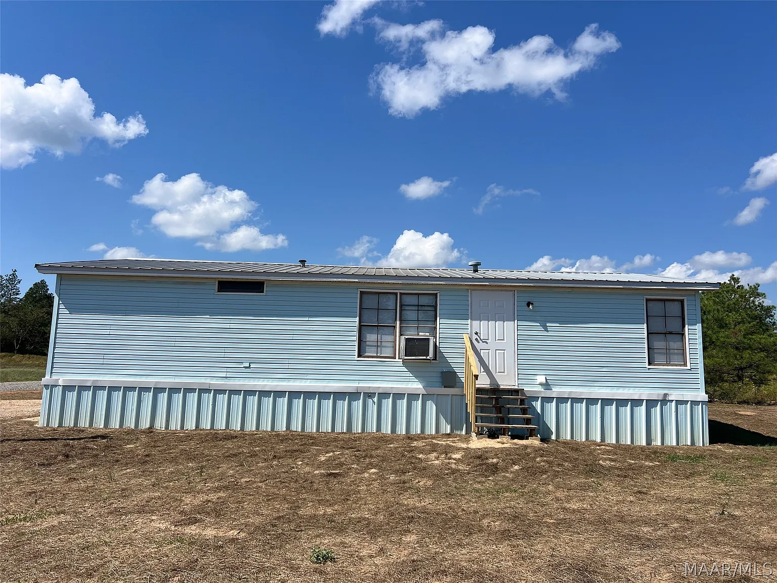 3 bed, 2.0 bath, 1125 sqft, $1,200 — Photo 4