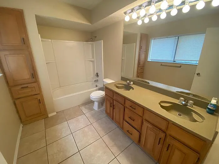1403 Palmnold Cir E — Photo 13