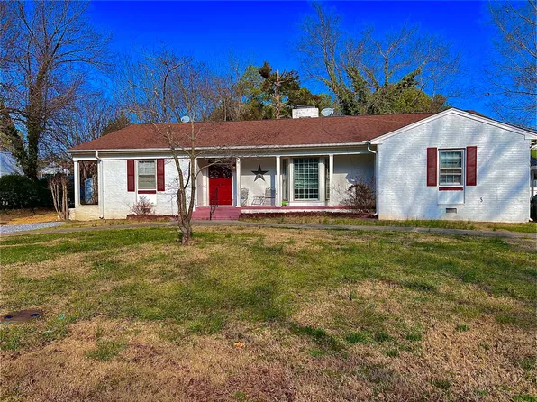108-110 Binford St, South Hill, VA 23970