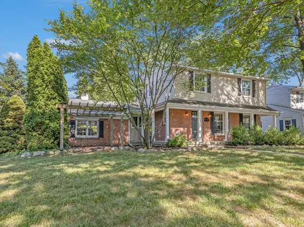 2104 Chesaning Dr SE, Grand Rapids, MI 49506