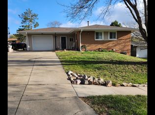 9670 Maple Dr, Omaha, NE 68134