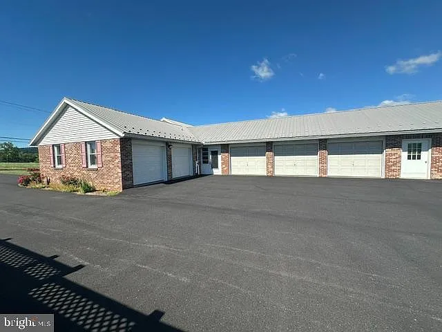 1463 Main St — Photo 6