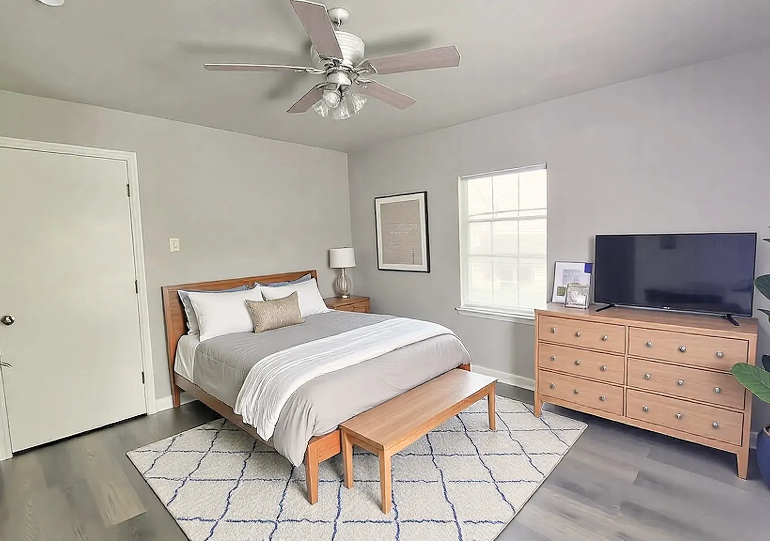 3 bed, 950 sqft, $1,099 — Photo 3