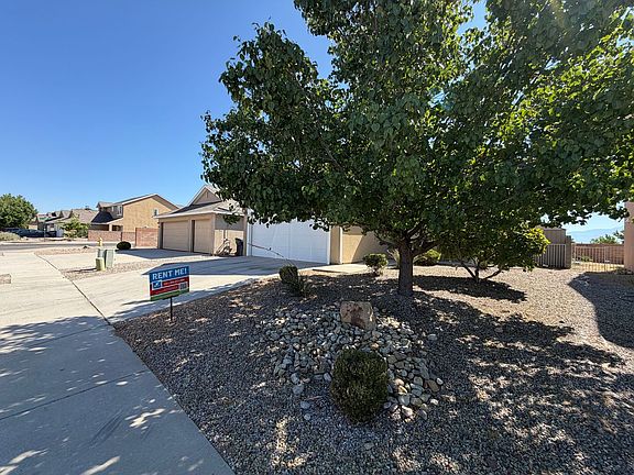 3rd image of 10540 Calle Merida NW