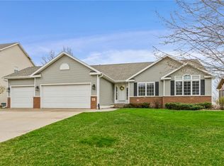 665 Bermier Dr, Marion, IA 52302