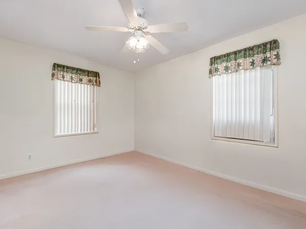 27-10 Parsons Boulevard image 11 of 11