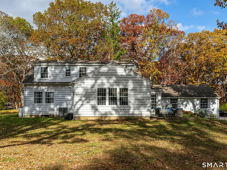 255 Woodbury Rd — Photo 19
