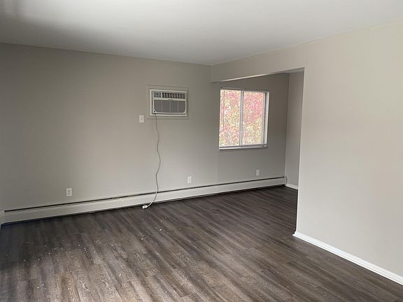 5th image of 229 Collingwood Dr #1