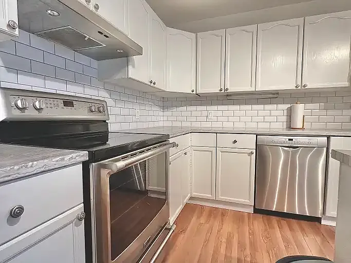 2 bed, 1.0 bath, $2,400 — Photo 2