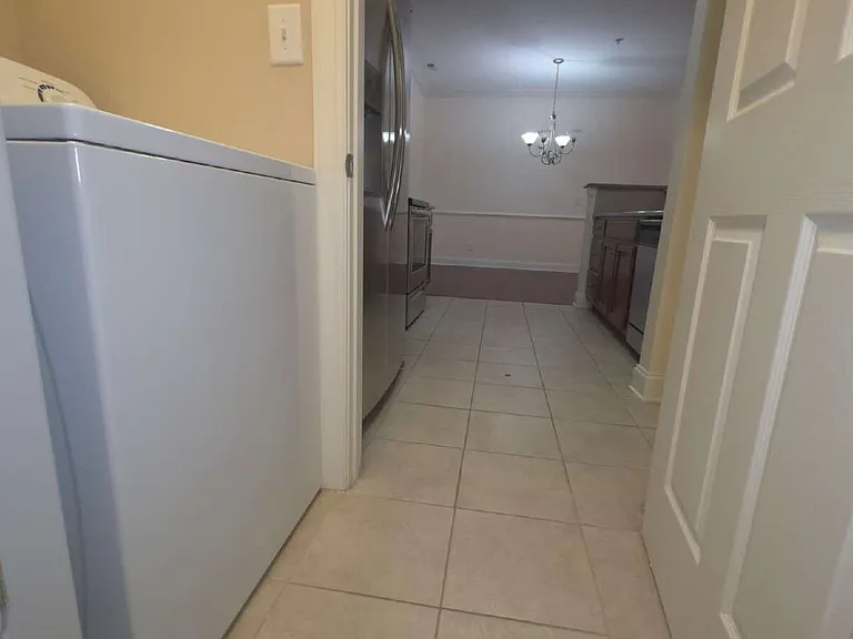 321 Gallery Dr #202 — Photo 64