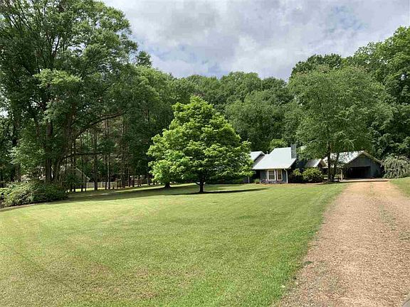 2nd image of 588 White Oak Dr