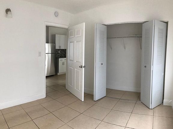 3rd image of 575 NE 143rd St APT 302