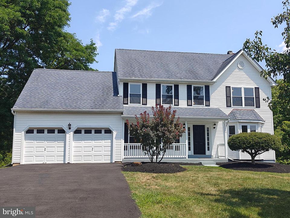 1st image of 124 Horseshoe Ln