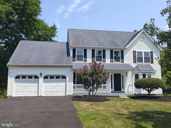 124 Horseshoe Ln, North Wales, PA 19454