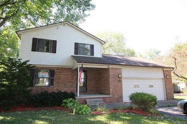 1st image of 3015 Old Orchard Dr