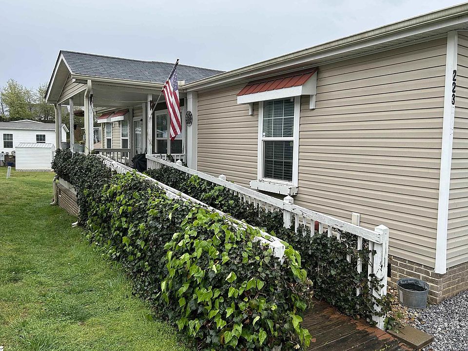 1st image of 223 Pebble Springs Dr