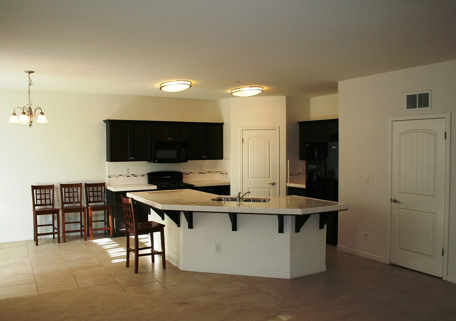 3 BR 2 Bath in Quiet Subdivision — Photo 1