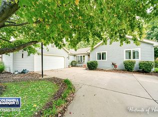 108 Blackberry Ct, Yorkville, IL 60560