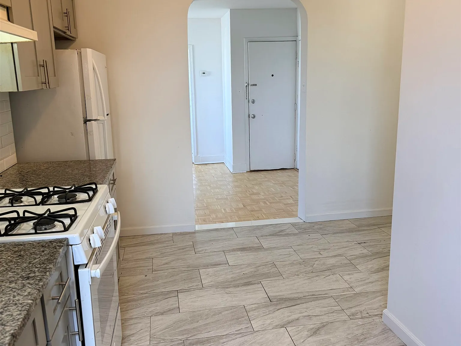2 bed, 1.0 bath, 800 sqft, $1,750 — Photo 2