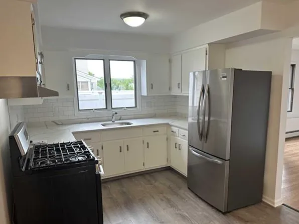 41 Kipp Ave Floor 1, Elmwood Park, NJ 07407