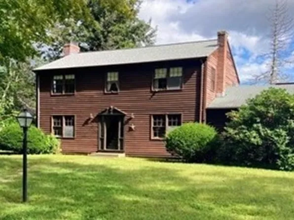 131 Westwood Dr, Westfield, MA 01085