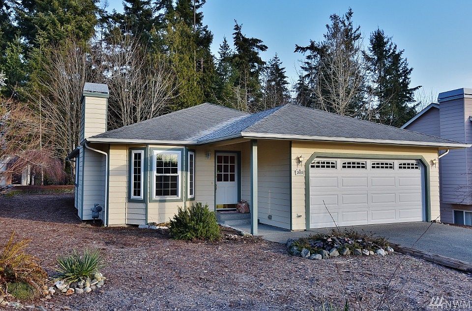 1st image of 2920 NE Winesap Ct
