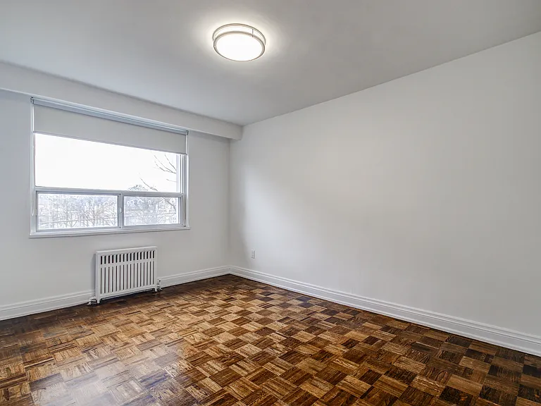 1833 Bayview Ave — Photo 44