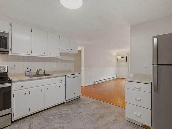 5th image of 559 Sagamore Ave APT 15