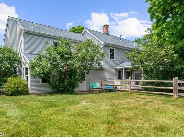 9 Mills Ct, Raritan Twp., NJ 08822