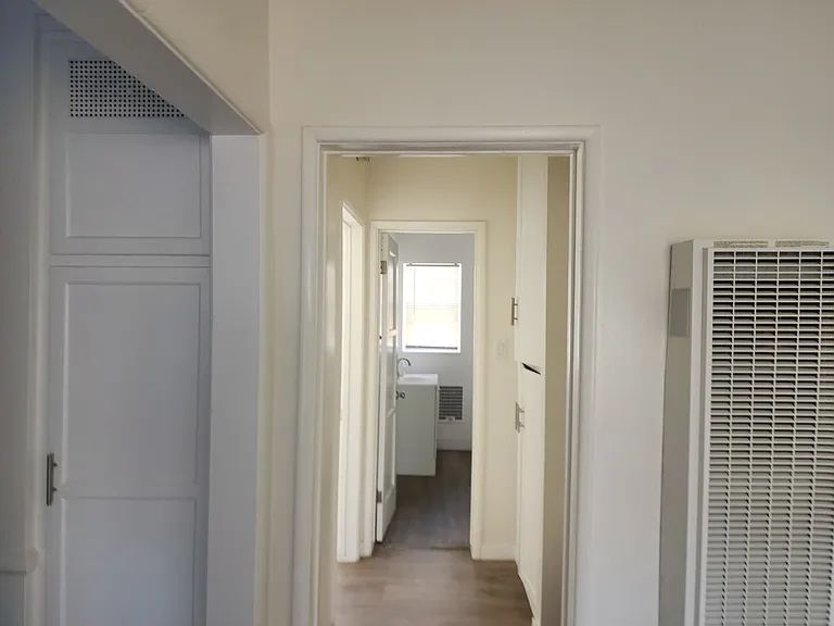 4767 San Vicente Blvd #6 — Photo 11