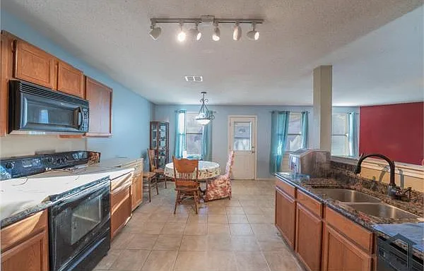 1516 Lone Star Ct — Photo 2