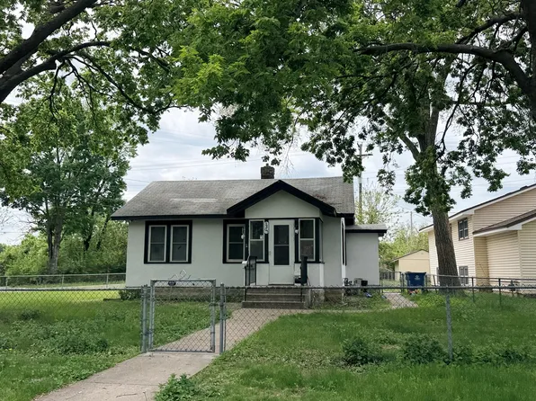 3805 Halifax Ave N, Robbinsdale, MN 55422