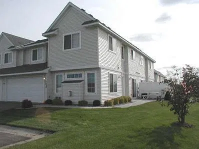 2 bed, 1.5 bath, 1451 sqft, $1,850 — Photo 1