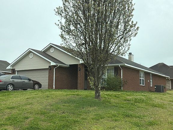 2nd image of 250 Ivy Hills Cir