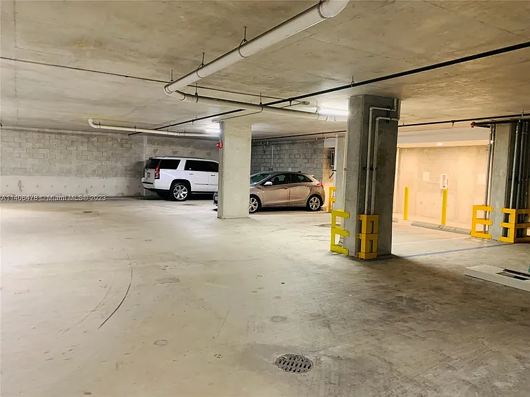 38 NW 7th Ave #405 — Photo 7