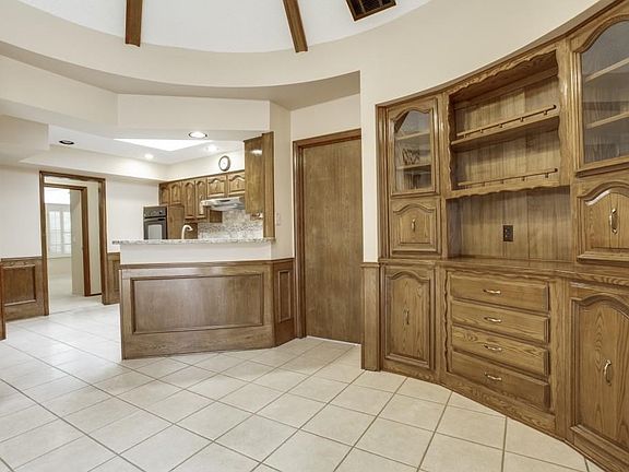 5th image of 2309 Chadbourne Dr