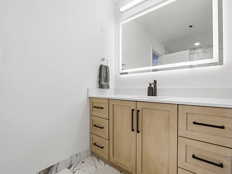 41 E 8th St #2905 — Photo 18