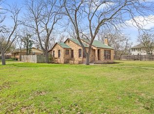 713 S Van Buren St, Mcgregor, TX 76657