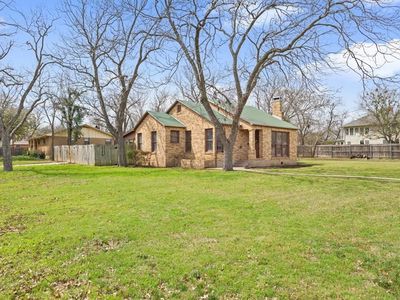 713 S Van Buren St, Mcgregor, TX, 76657