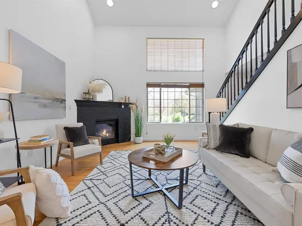 2325 Mulberry St Unit 5, Coralville, IA 52241