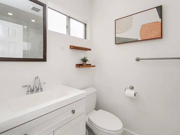 1339 N Columbus Ave #304 — Photo 17