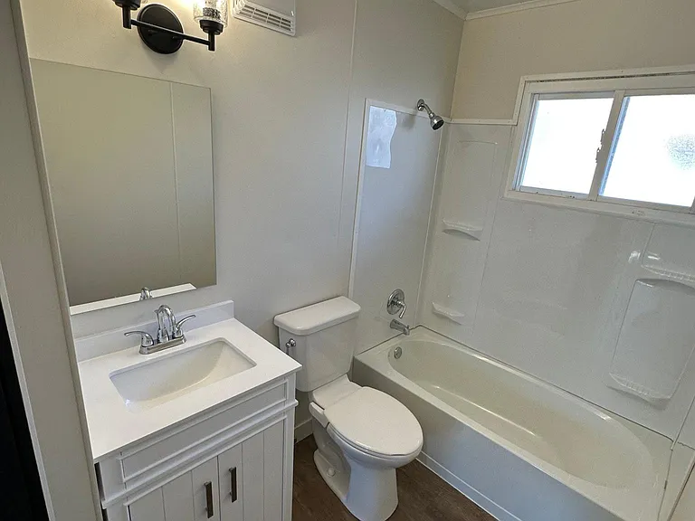 1504 Keith Dr NE — Photo 5