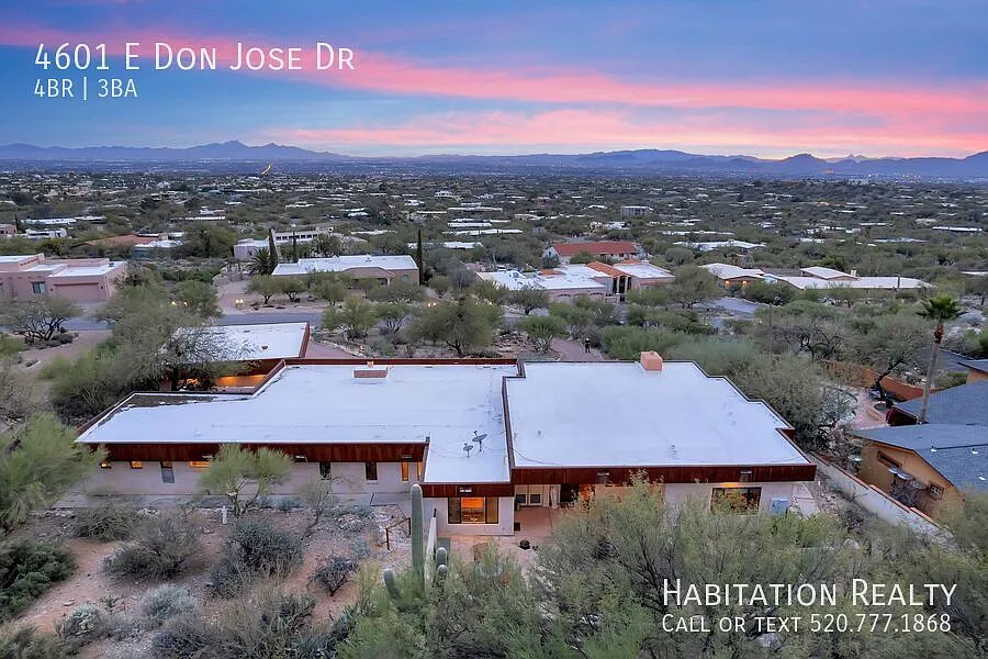 Desert Luxury, Fully Furnished 4 bed/3 bath Foothills Retreat!! — Photo 3