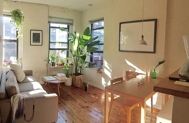 Rented by Triumph Property Group | media 11