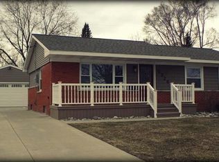 5326 Greenleaf Dr, Swartz Creek, MI 48473