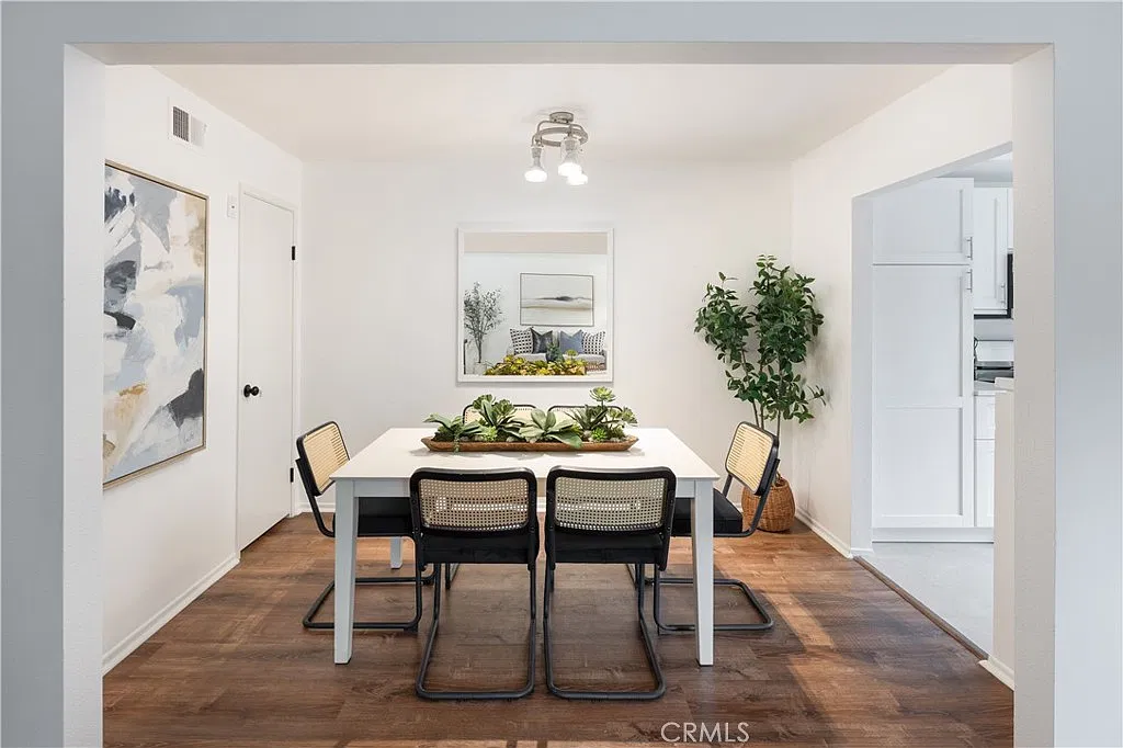 2 bed, 917 sqft, $3,095 — Photo 4