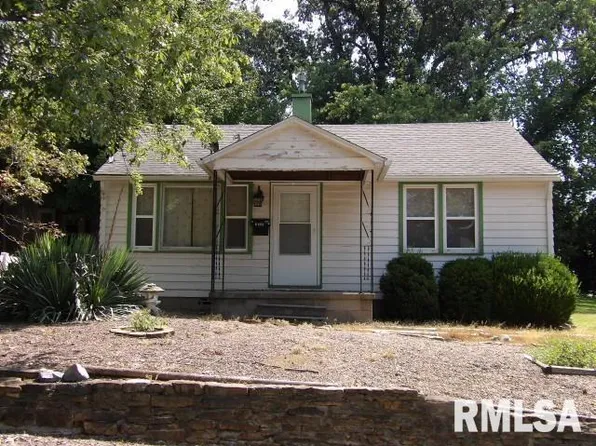 1424 S Land St, Harrisburg, IL 62946