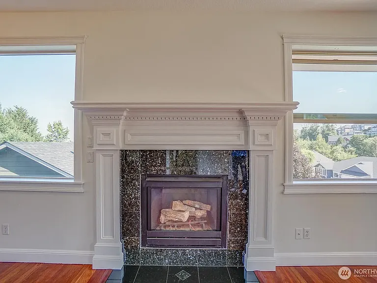 1727 NW Ogden St — Photo 5