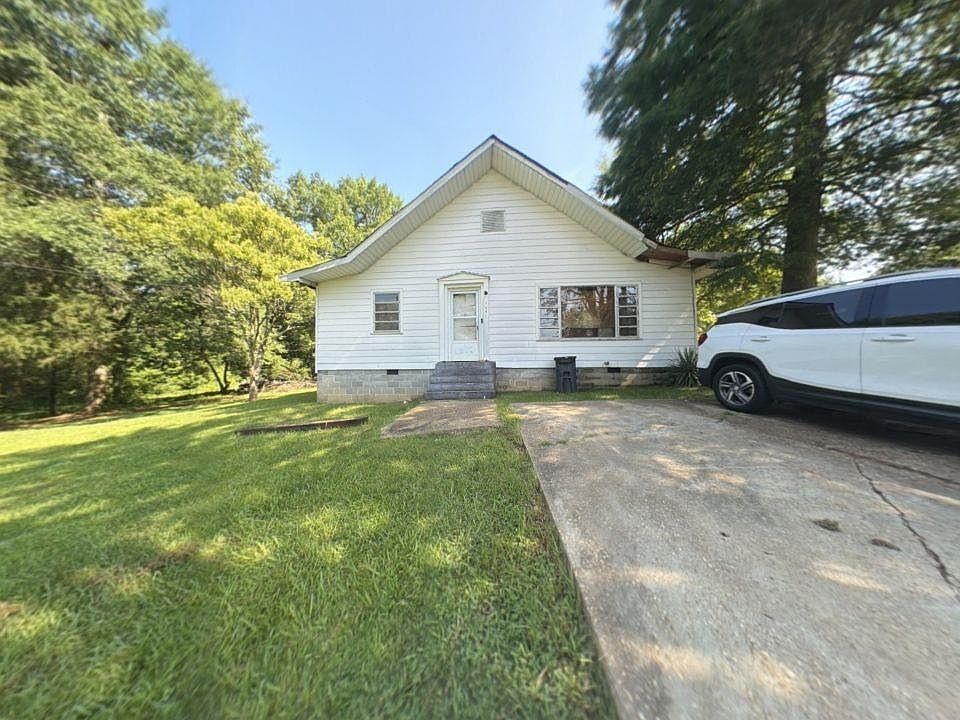 1st image of 109 5th Ave